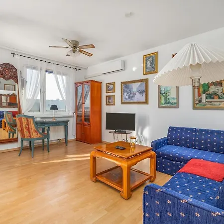 One Bedroom With Balcony In By Renters Appartement *