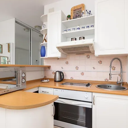 One Bedroom With Balcony In By Renters Appartement Poznań
