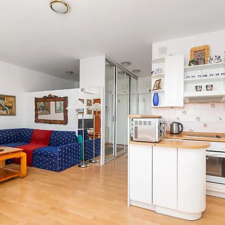 Апартаменты One Bedroom With Balcony In By Renters Познань
